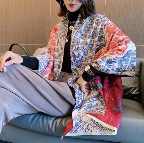 NWOT! Huge Cashmere Horse Scarf - Picture 3 of 5